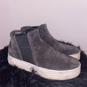 Vince platform fashionable sneakers!!